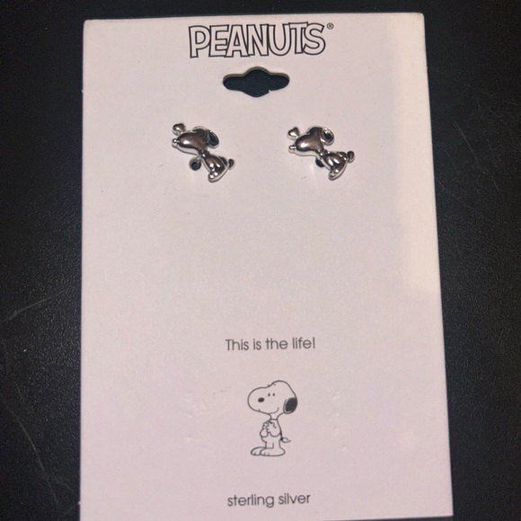 Peanuts Snoopy Silver Stud Earrings - Picture 1 of 3